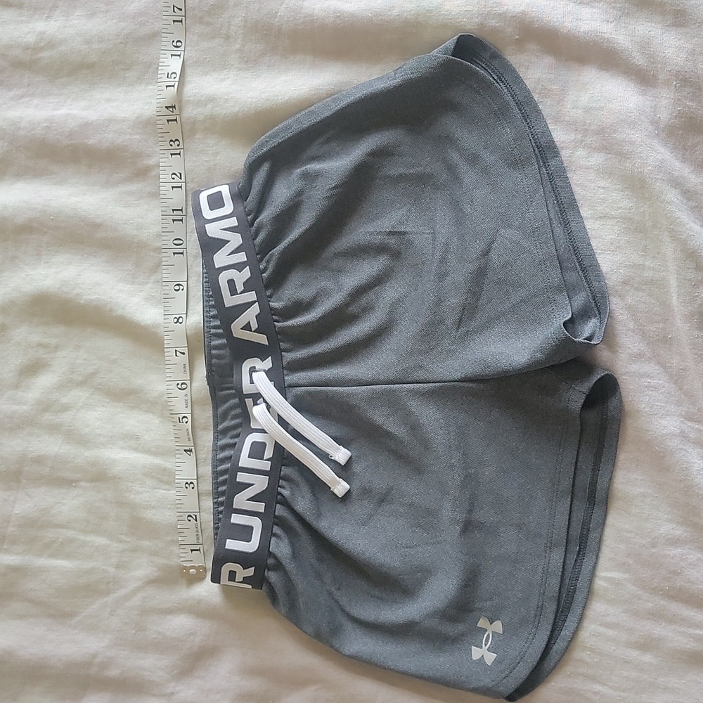 Under Armor youth short
